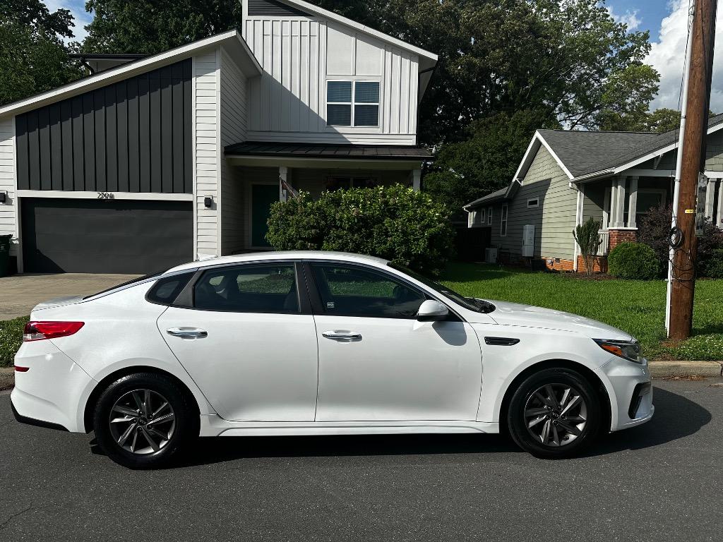 2020 Kia Optima LX AT's photo