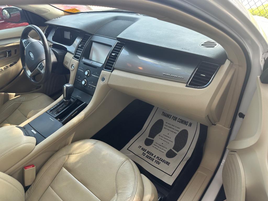 2014 Ford Taurus SEL - Photo 17