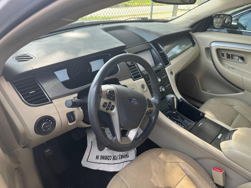 2014 Ford Taurus SEL - Photo 16