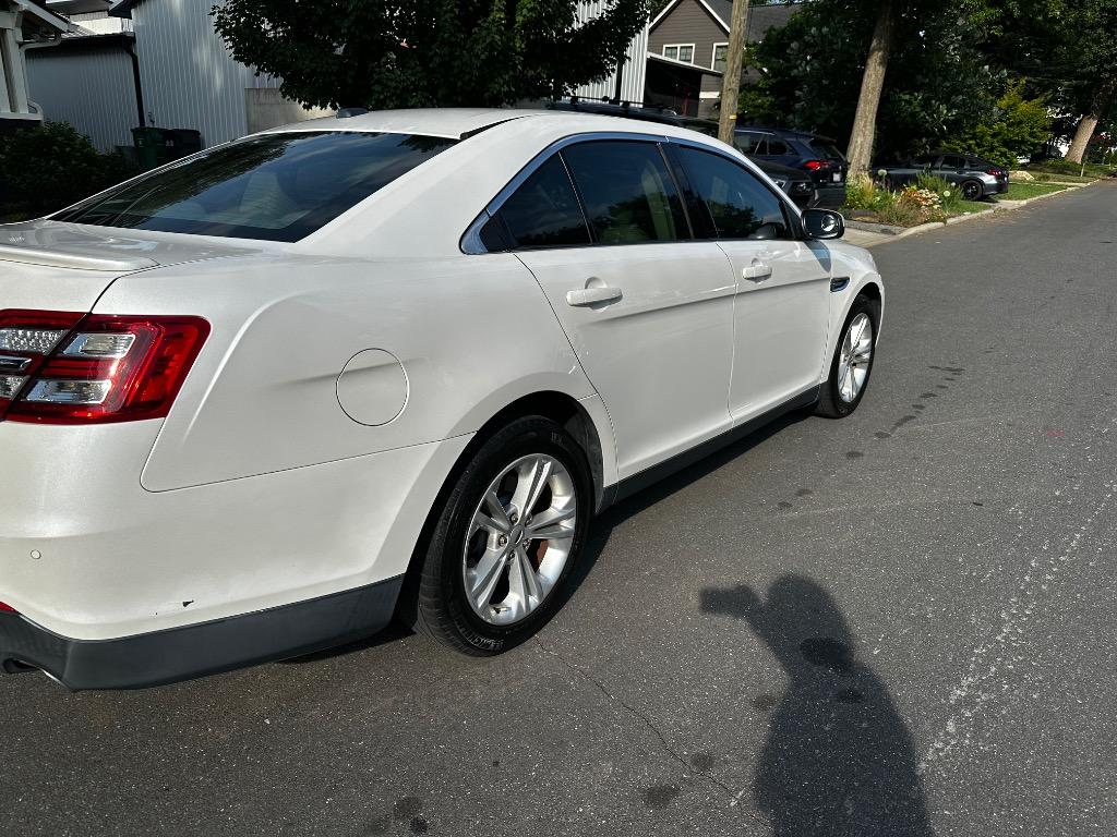 2014 Ford Taurus SEL - Photo 9