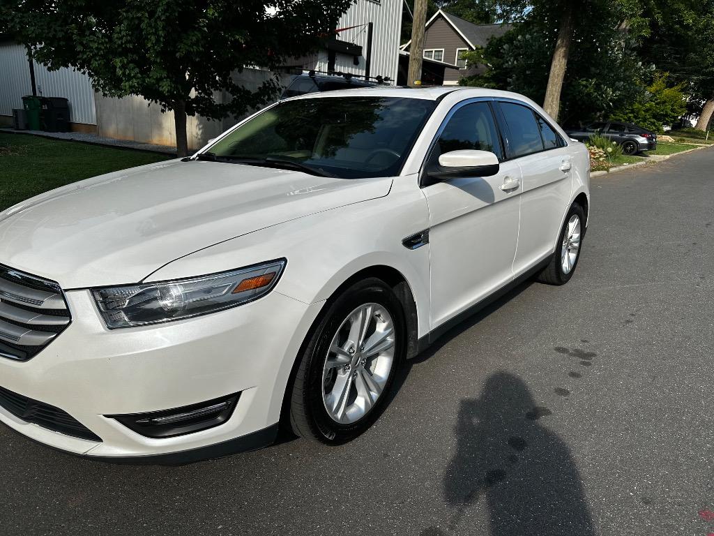 2014 Ford Taurus SEL - Photo 8