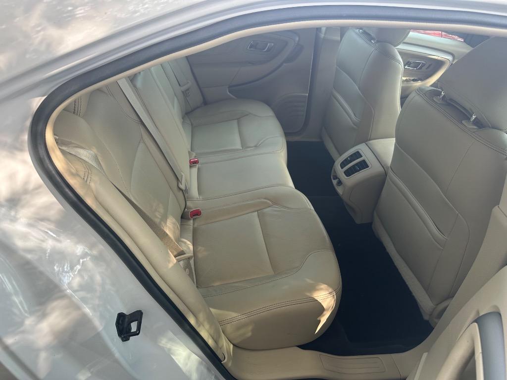 2014 Ford Taurus SEL - Photo 13