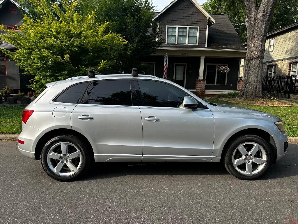 2010 Audi Q5 3.2 quattro Tiptronic Premium's photo
