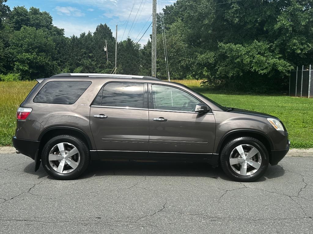 2011 GMC Acadia FWD SLT-2's photo