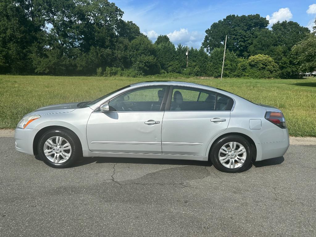 2011 Nissan Altima Base's photo