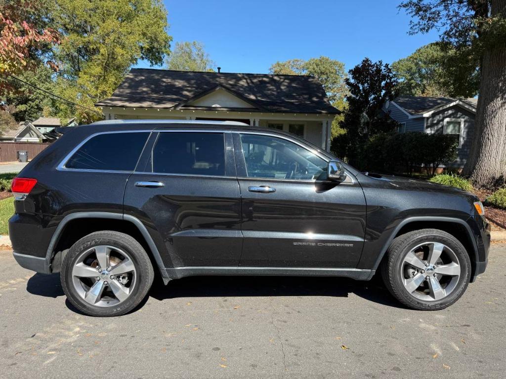 2015 Jeep Grand Cherokee Limited's photo