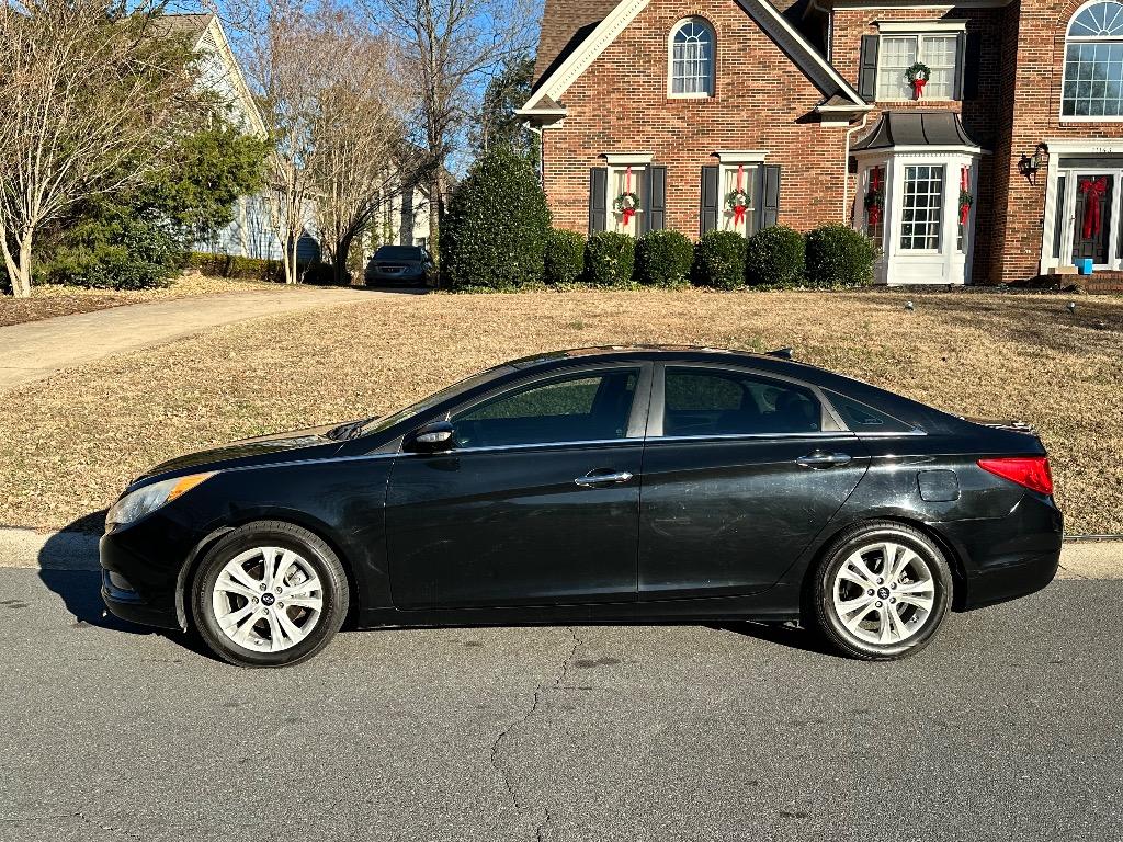 2012 Hyundai Sonata Limited's photo