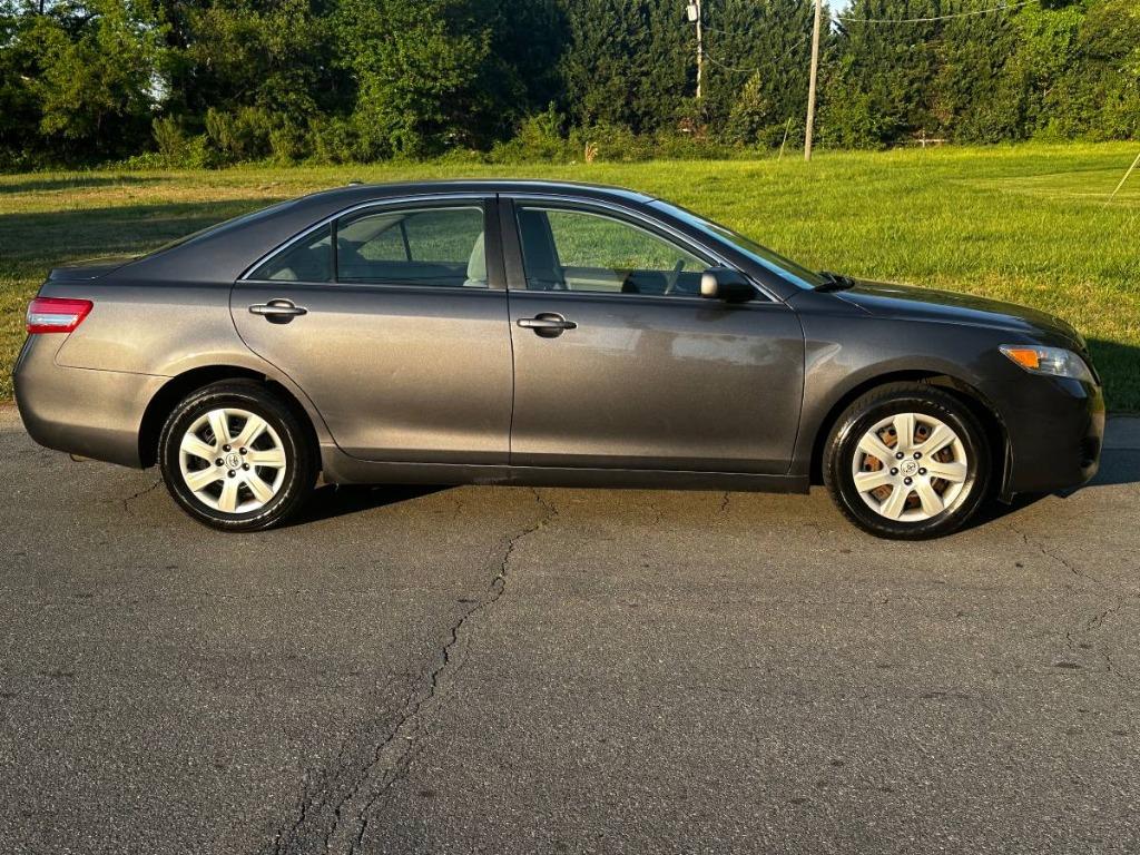 2010 Toyota Camry 2.5 Auto's photo